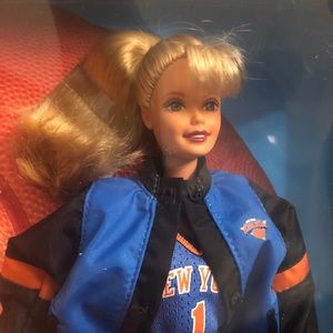 NIB 1998 NY Knicks Barbie Doll